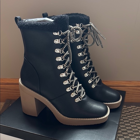 NIB DV by Dolce Vita Black Lace-Up Boots with Chunky Heel - Picture 1 of 4